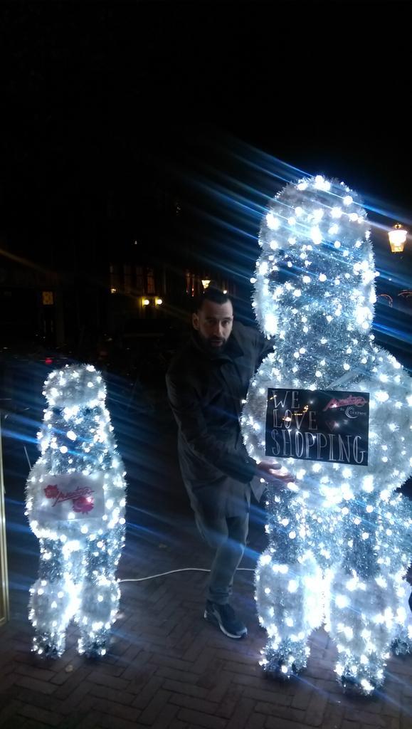 Lancering van het winter seizoen in de <a href="/us_amsterdam/">Utrechtsestraat</a> met <a href="/AvontuurLight/">Avontuur Thema Vormg</a> #N8BM #Utrechtsestraat