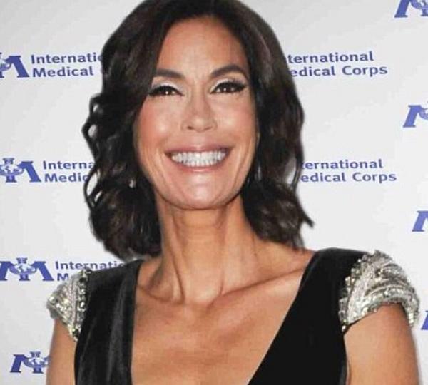 matrixfamily's tweet image. Looking fabulous as ever @ the International Medical Corps gala @HatchingChange hair by @GeorgePapanikol #matrixstyle