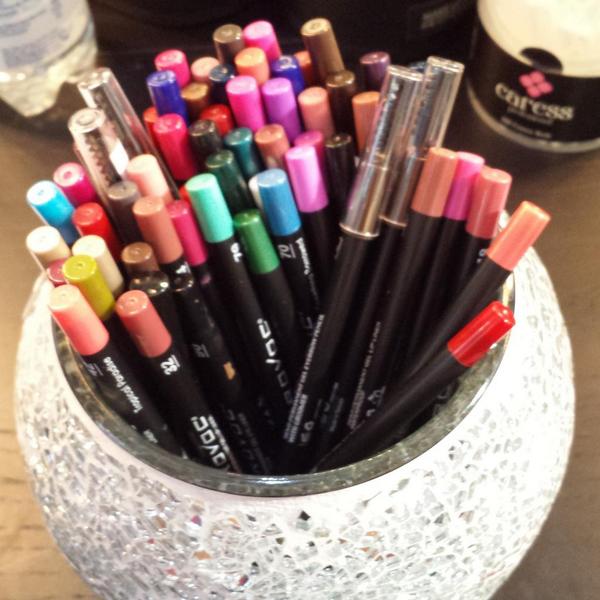 DMAkeup1's tweet photo. Loving my #Provoc liners amazing for brows lips and eyes! #provoc #makeupartist #myjob http://t.co/N7uTDboD2r