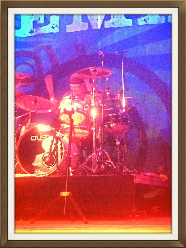 rivergirl28TN's tweet photo. He's got the Beat #CRUSH @davidmahurin @HOBMB #buzzbacktour http://t.co/XJpxmylpje
