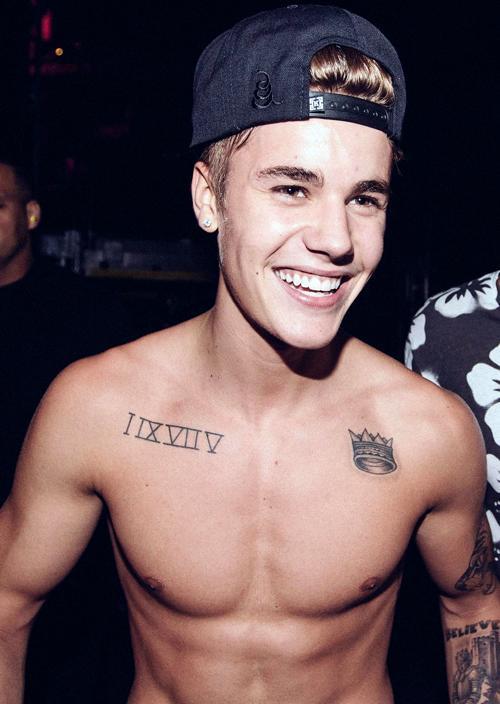 takeggs's tweet image. @ProjetoJBFollow #EMABiggestFansJustinBieber