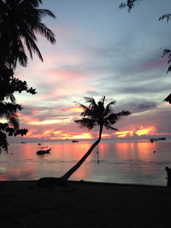 SamBeale_'s tweet photo. Koh Tao http://t.co/9f69LnsTbS