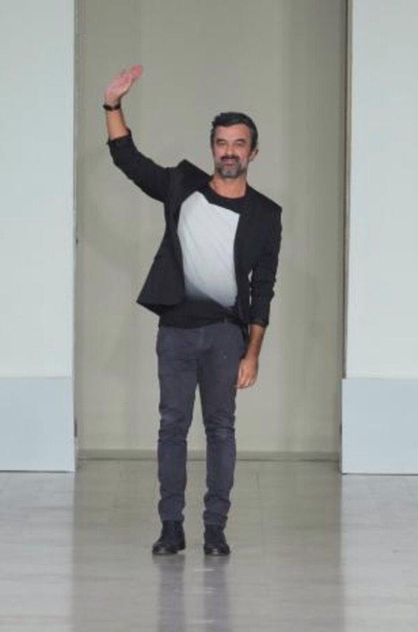 LeFashionPost's tweet photo. @PortugalFashion - Luis Buchinho - Printemps Eté 2015 — Le Fashion Post http://t.co/OmZcD3YgjK @lappartpr #Sprinkle35 http://t.co/8fUQaFFGIp