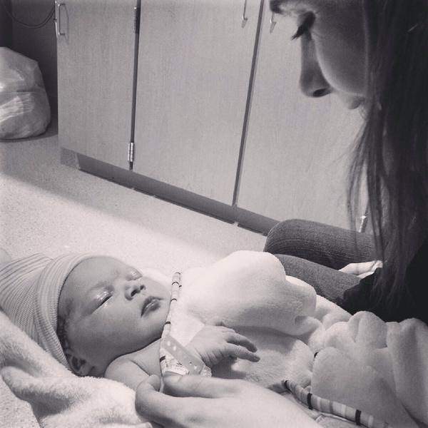 ThePCReviewBlog's tweet image. Yesterday I became an auntie to a beautiful 8lb 14oz, 22inch long baby girl - Avery Lakota Marks #soblessed #babygirl