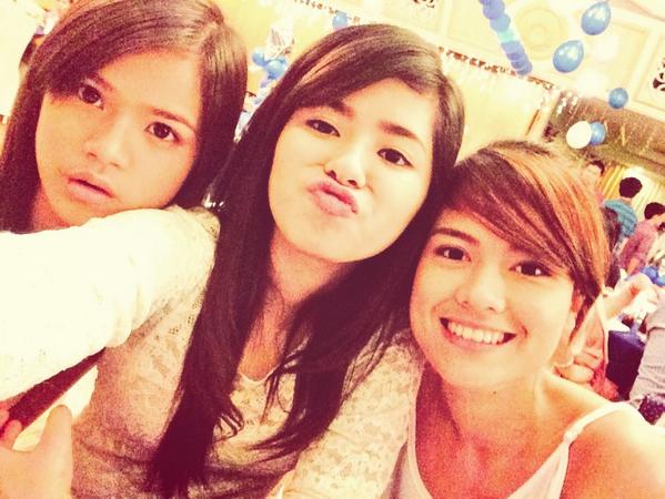 PBBUpdatesAllIn's tweet photo. "@AndalioLoisuuh: Goodeveninggg!!!!! ❤️😘💕 wt prettyyygals mwa ❤️😘😘💕🙌🙌🙌 http://t.co/kdnzZVuuru"