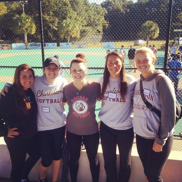 CofCSoftball's tweet photo. #TeamGratitude showing what their name means as they volunteer this morning for the @MiracleLeagueSL #charlestonway http://t.co/V7IOKXvMtS