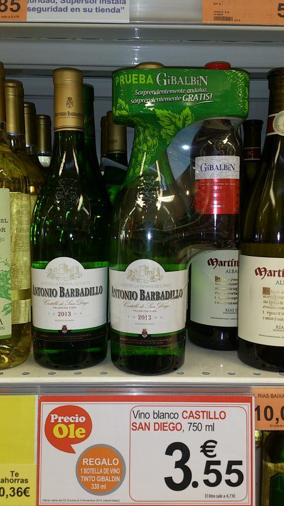 barbadillo's tweet photo. Tenemos nueva promo en los supermercados. Nuestro tinto #gibalbin #gratis con la botella de #barbadillosolohayuno http://t.co/U1yRhK3icp