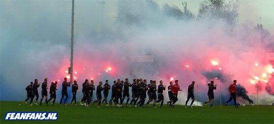 footynews129's tweet photo. Heerenveen #ultras http://t.co/8U63Gd0N5Y