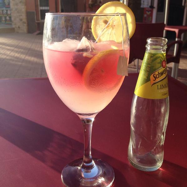 CafeBarPaula's tweet photo. Viendo el clásico http://t.co/1cjptwgULs