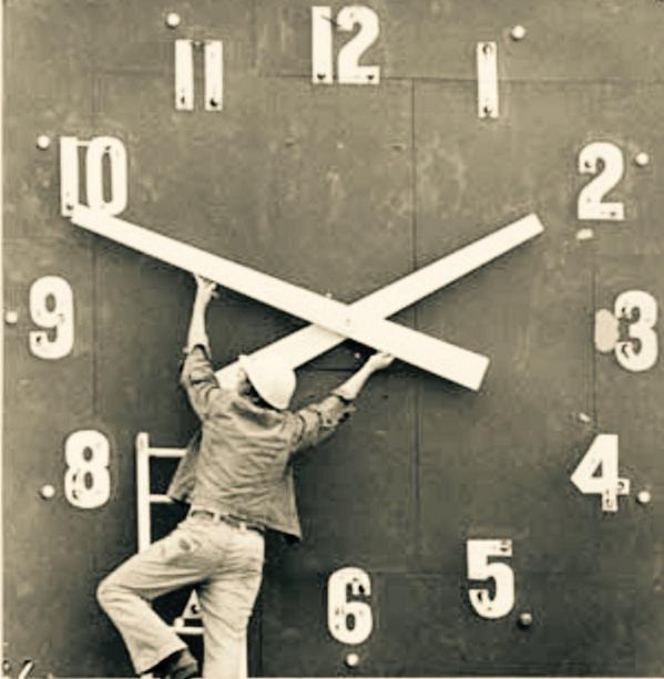 OctopvsCrawley's tweet image. Serving til 3am due 2 clocks going back! DJ PEACHEY, free entry last entry 1.30am! Will be busy guys! @Deep83official