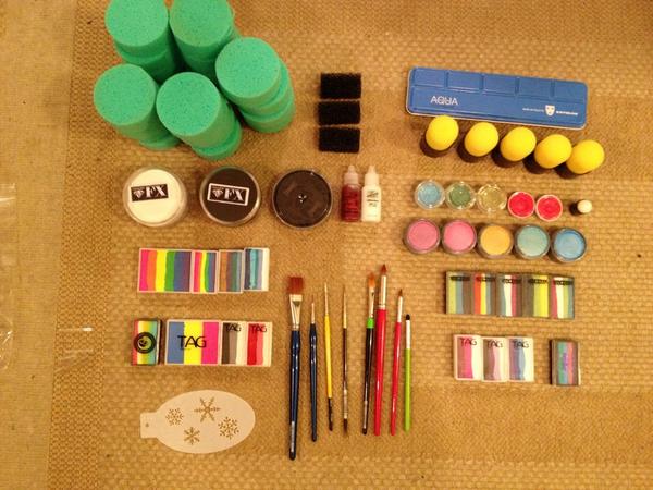 MagicMadeMe_'s tweet image. Look at these badboys that arrived ready for action. Thanks very much @FacePaintDirect &amp;amp; @facepaintshop great service