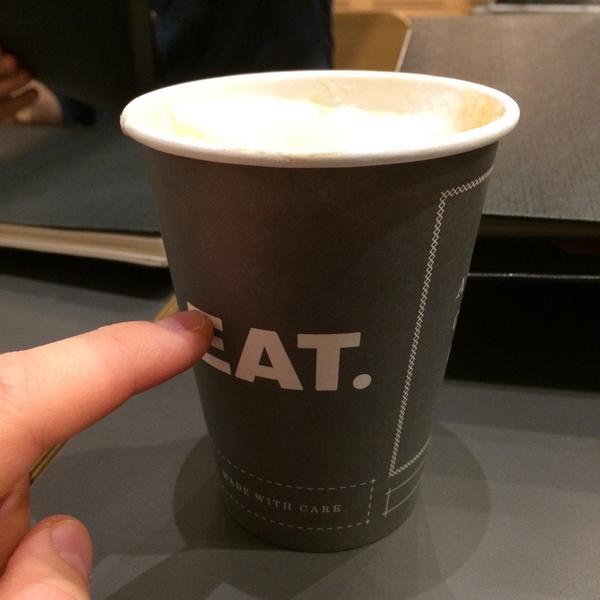 CharlzWheeler's tweet photo. @eat_news half foam half coffee. Definitely a glass half empty experience. Covent Garden branch needs more staff! http://t.co/84z8xizVsi