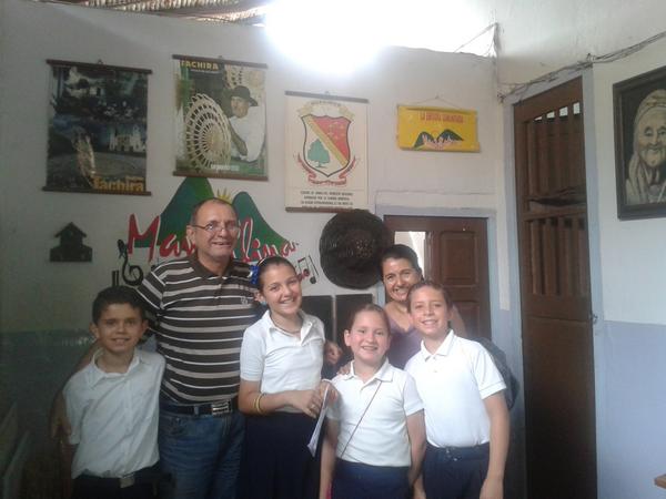 @SaIaTachira <a href="/vimi3v/">Vilma Vivas</a> 2do Programa Radial de la     <a href="/EBLABLANCA/">E.N. ANA JUSTINA CÁCERES</a> NER170 Municipio Guásimos por Mantellina99.9 FM  "