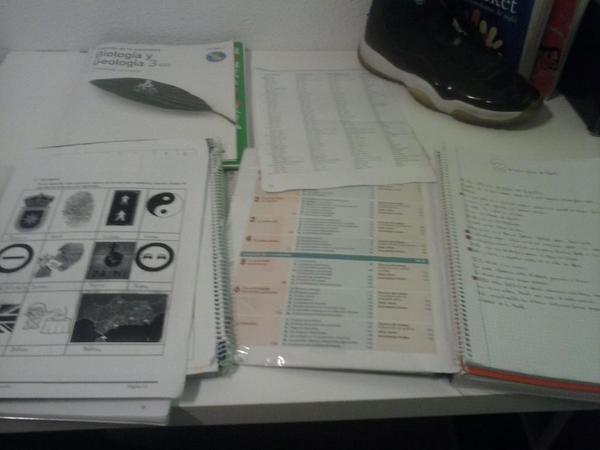 tomaskingair's tweet photo. No hay q estudiar ni nada jope tio http://t.co/xT4qlek0Ww