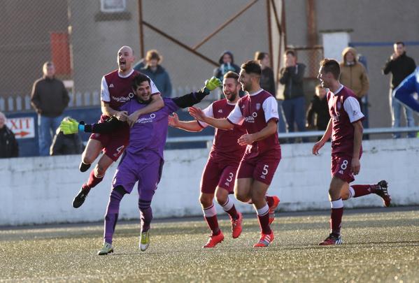 Graham_Black's tweet photo. @LichtiesNews David Crawford scores against Montrose! @FitbaFanatics #lichties http://t.co/EVR7V45Zlf
