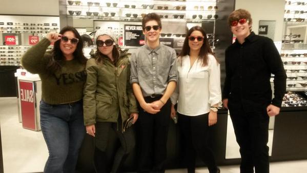 SGH2708's tweet photo. Don't we look great ?! So much fun with Robin and Dana !! # love our customers #sghcanada @lvmatt @SGHrve http://t.co/gE2iqr5Qxk