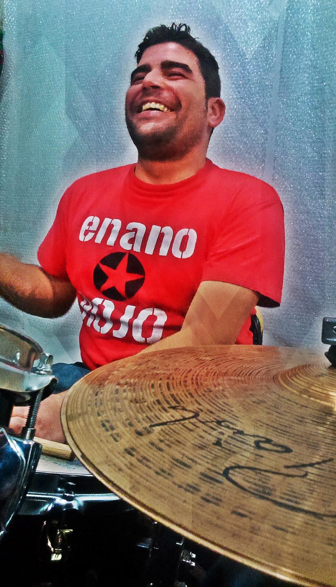 BubyBand's tweet photo. Grande Dani Morales, Grande... con la @BubyBand @RobertoFornes @BubaCass #BubyBand http://t.co/qeRbJuu8zZ
