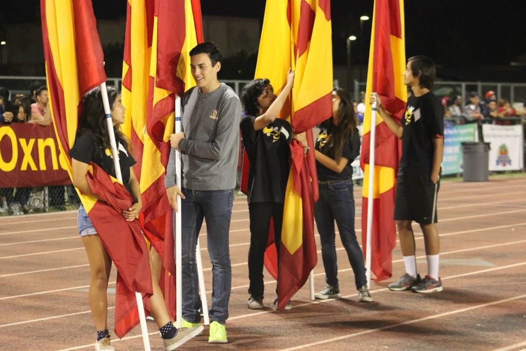 normasaurus_'s tweet photo. ...last time running flags #missingkait😓 http://t.co/SgZZ9TEpBA