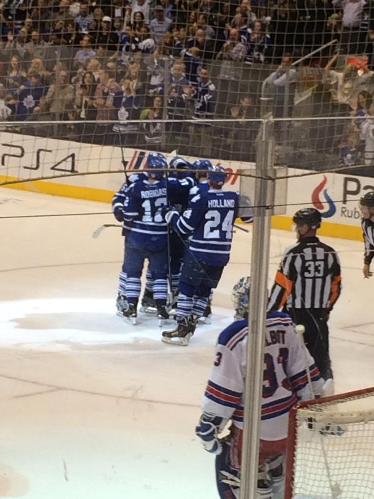 Robby_Mac's tweet image. Huge goal by @LKomarov , what a night! Thanks again to the bearded legend @Gregcarrasco this guy is for real #noDB