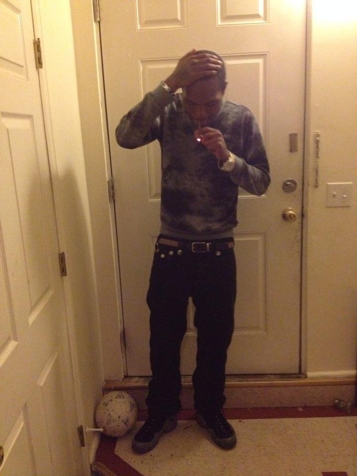 ASAP252's tweet image. I spending my money on weed and lean and choppers and macs with the beam#🍁🍇🔫💰💸