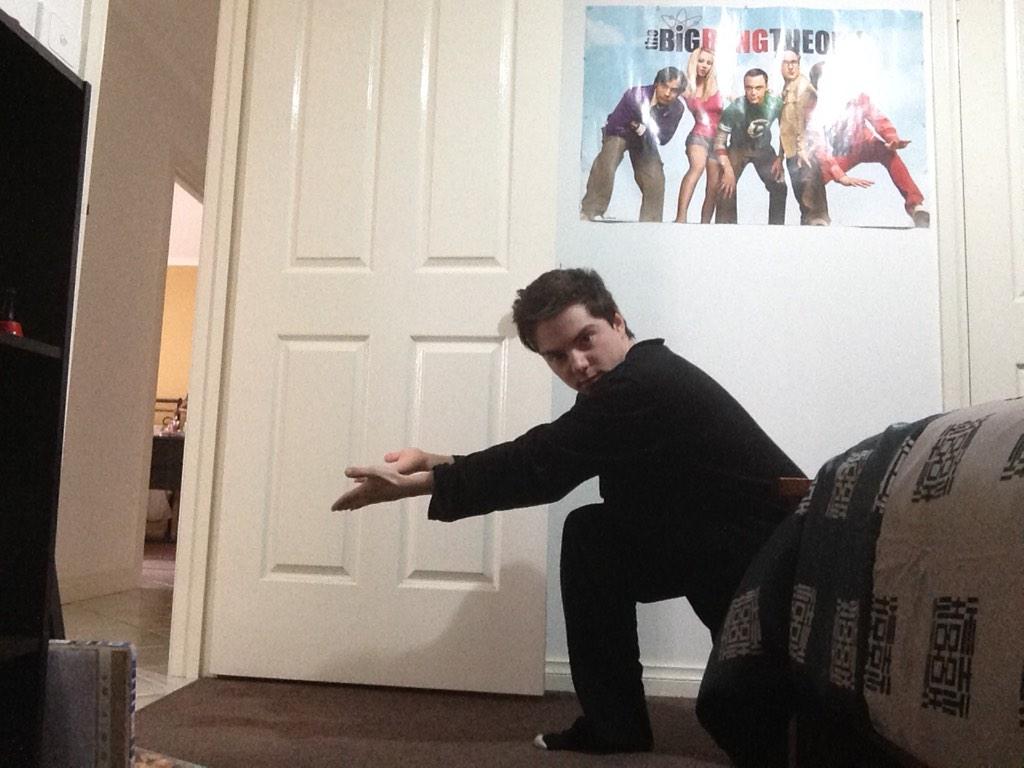 abnormallyadam's tweet image. when you see fifth harmony tweets on your timeline #vote5sos