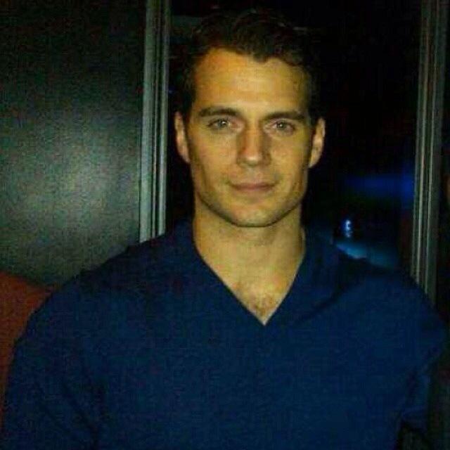 HenryCavillPo's tweet photo. "@HenryCavillNews: NEW PIC: Henry Cavill out in Chicago tonight via thelostkause http://t.co/gNYycPfqnh #HotinBlue http://t.co/U83y1djbJI"