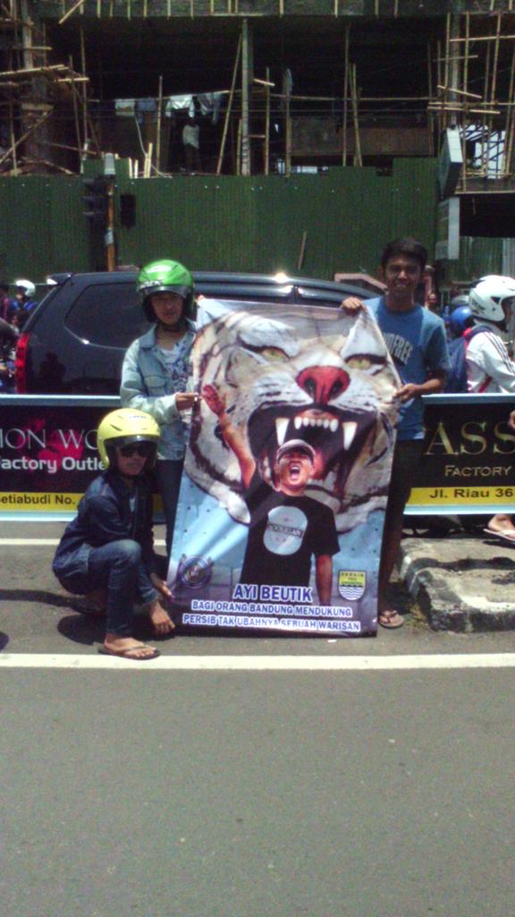 dikadadekss's tweet photo. #PersibJuara http://t.co/McE1eYi5zV