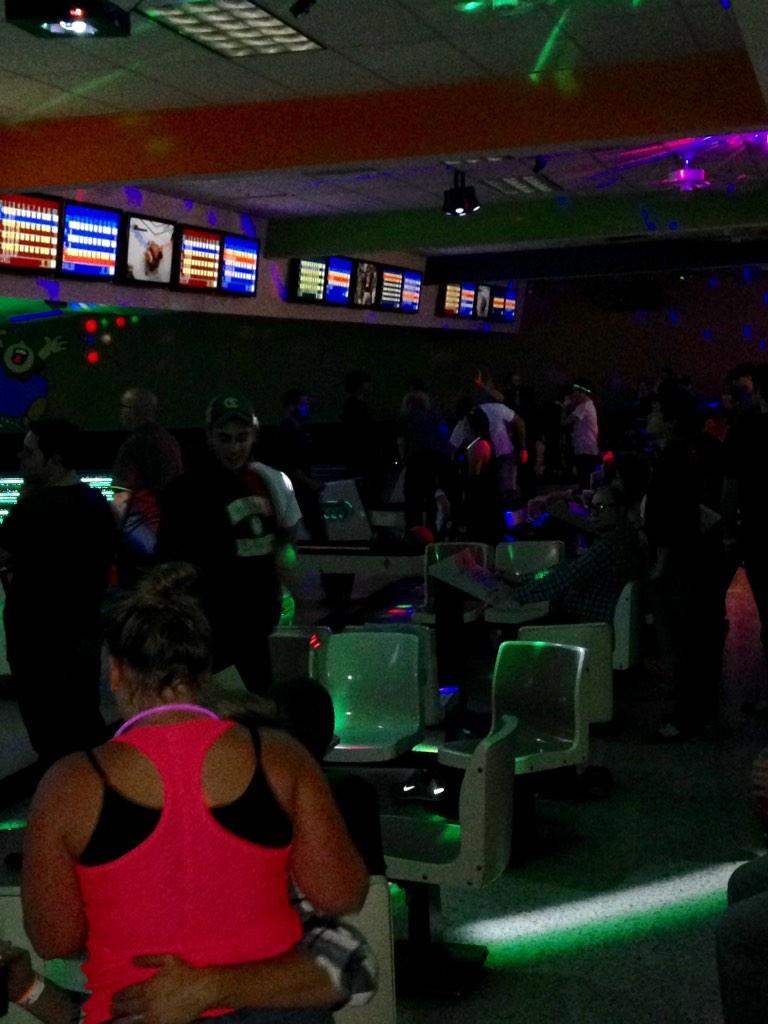 mitzawonk's tweet image. @ptrsnprodj bringing the party #sparetimenorthampton #galacticbowl #PPDJS @SpareTimeUSA