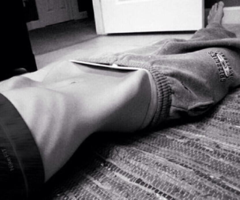 Kiss_0f_Death_'s tweet image. #thinspo #ribs #ribbones #spine