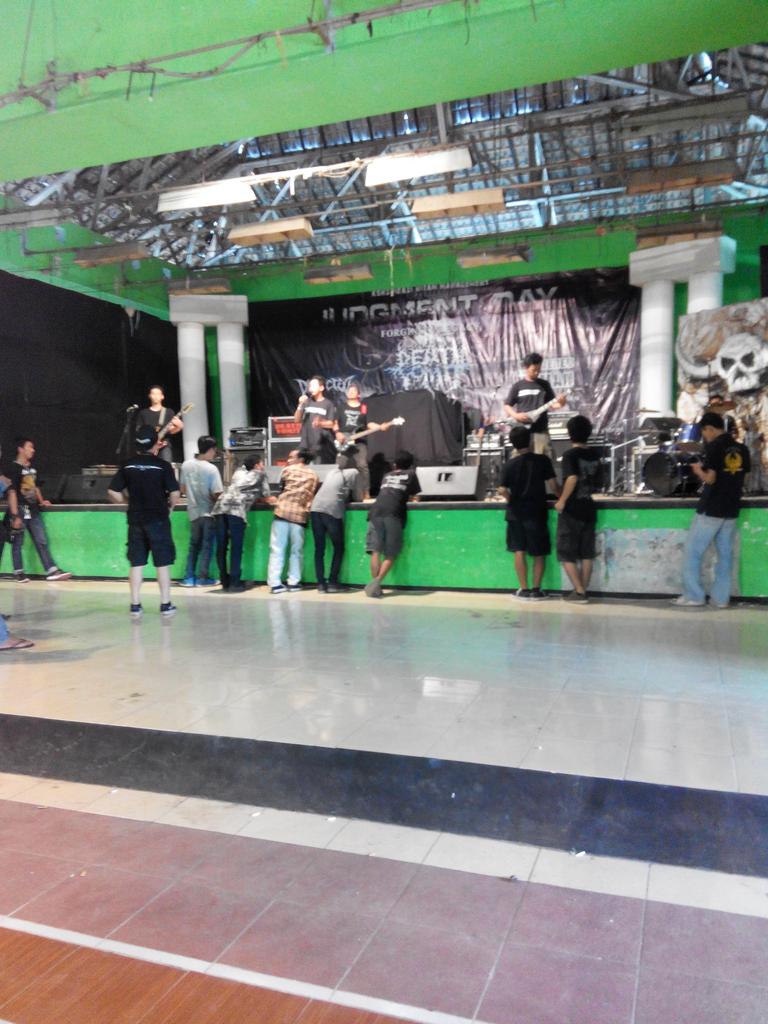 khmmanagement's tweet photo. @AtresiaYK  on stage  #JUDGMENTDAY2014 http://t.co/BTVEn3apFZ