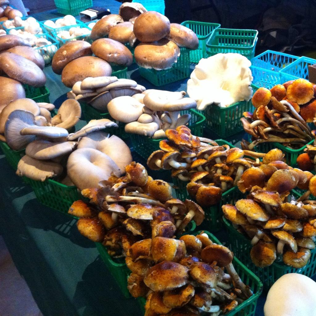 glo_chao's tweet image. Had a lovely morning @BrickWorksMkt and can&apos;t wait to try everything I brought home!