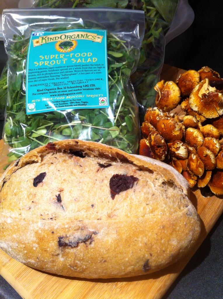 glo_chao's tweet image. Had a lovely morning @BrickWorksMkt and can&apos;t wait to try everything I brought home!