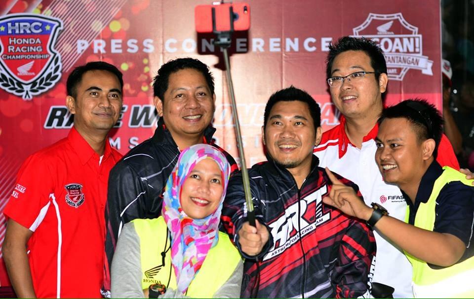 Muda, kreatif...visioner, low profile dan tidak pilih2 kasta dlm bergaul <a href="/rusdimasse/">Rusdi Masse</a>