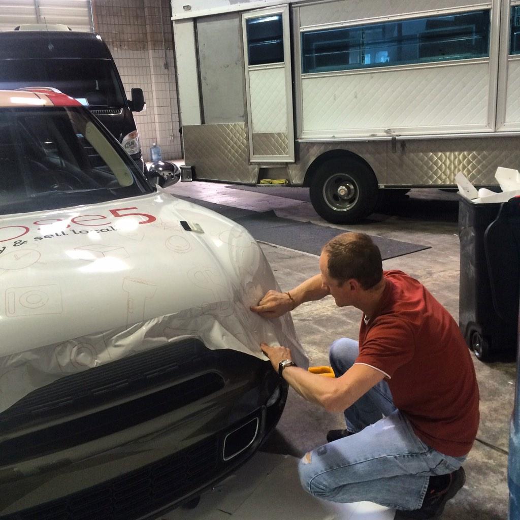 VehicleWraps's tweet image. Vitalii showed us a bunch of new techniques that he used in Russia. #skills #learningisearning