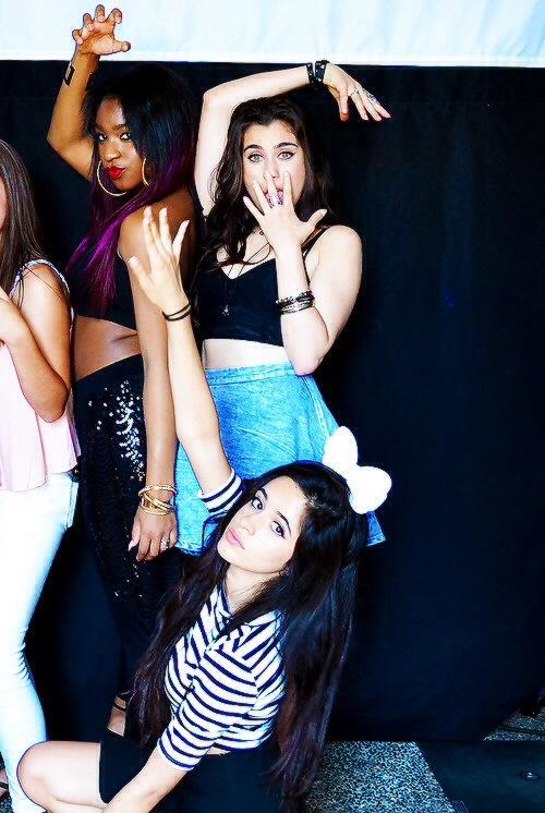 mimalquerer's tweet photo. Now i'm going to post 200 pics of the girls so RT IF YOU SEE THIS 

1 RT = 1 VOTE 
138/200 #votefifthharmony http://t.co/AG8JZ4VNPT