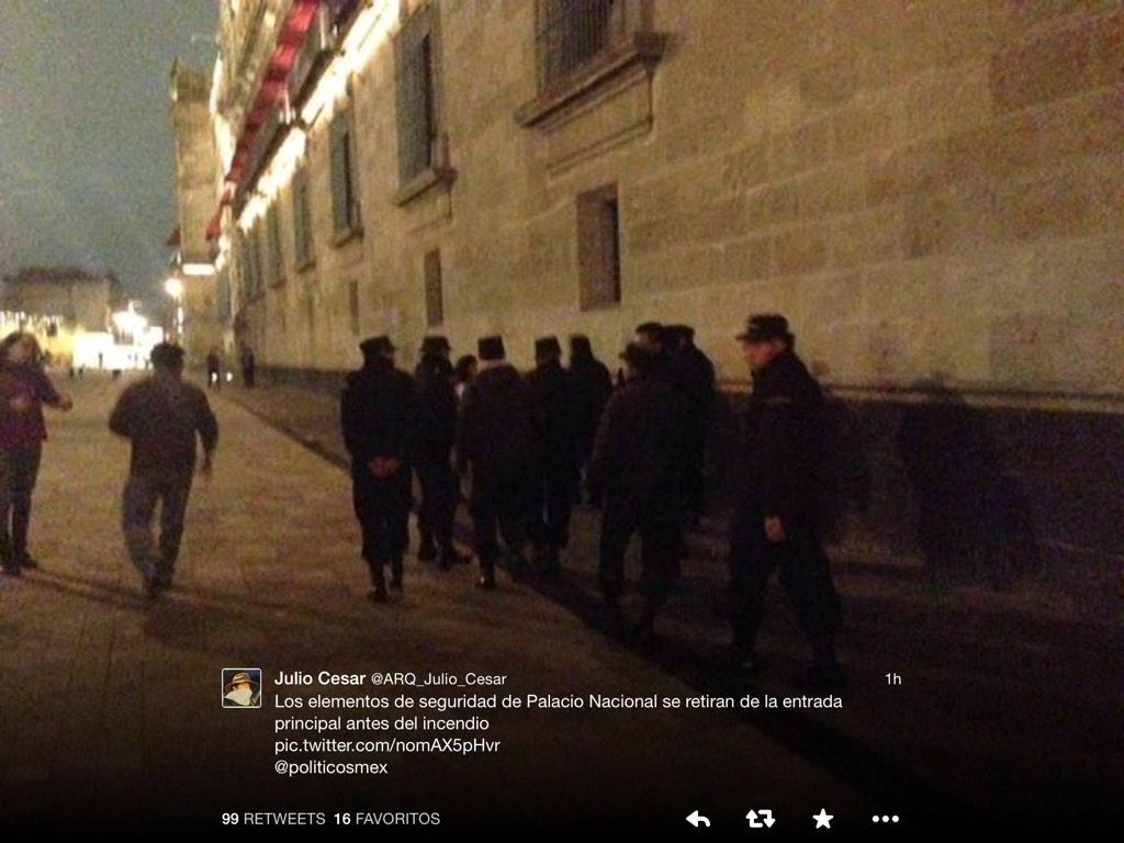 MarcelaHerreraR's tweet image. Fotos reales de Zocalo y no lo que quieren que creas #YaMeCanse #Ayotzinapa