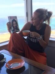 SandyMacken's tweet photo. Cuppa with Russell Brand #RussellBrand http://t.co/VKkEBnrPIn