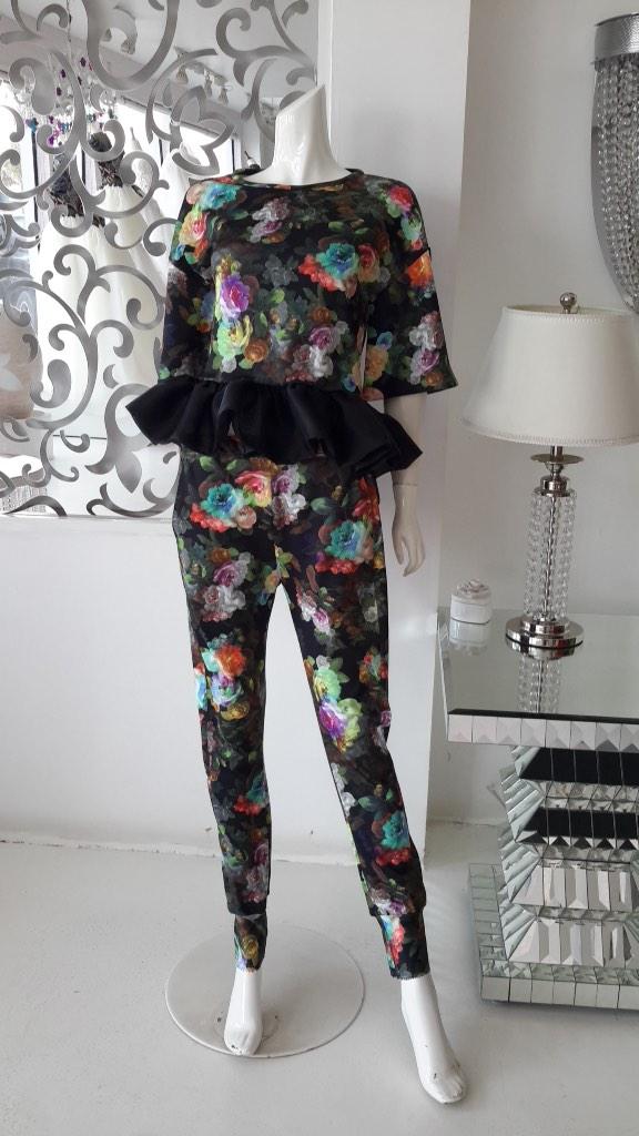 roxxfashion's tweet photo. #roxxluv's ๐น๐บ๐ฟ๐#flowerpowercollection #available #ajman corniche @roxxfashion #mydubai #limitededition http://t.co/YPwMfhKpDO