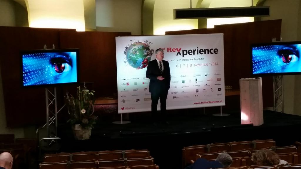 Dag 2 van de 3rd Rev Xperience van start met dagvoorzitter Charles Groenhuijsen! <a href="/chgroenhuijsen/">Charles Groenhuijsen</a> #3rdRev
