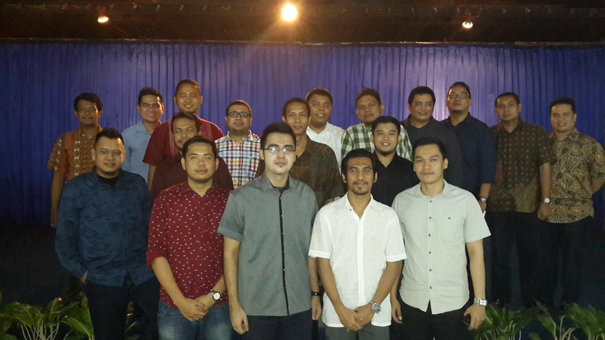 bersama pemenang kompetisi ide bisnis HIPMI Medan