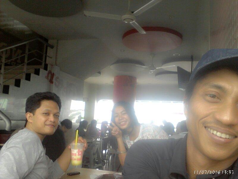 MeryFeraW's tweet photo. Akibat nunggu orang huawei lama datangnya.. http://t.co/k5zdEHDMH8
