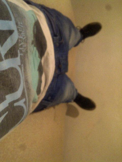 81_anth tweet picture