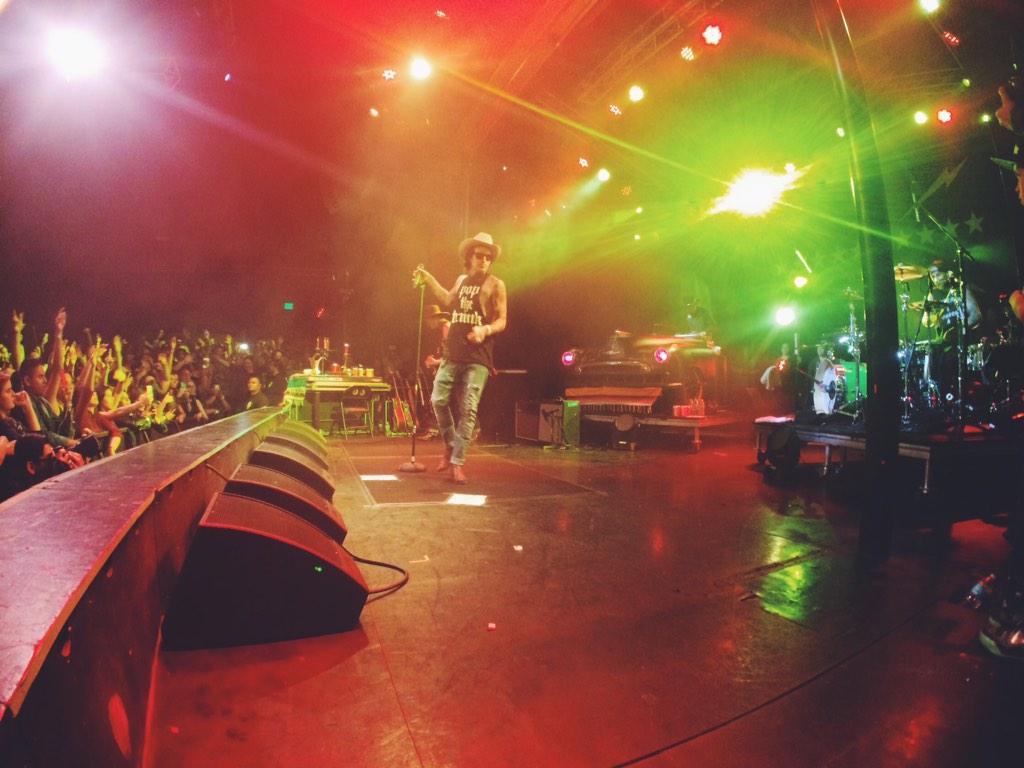 Tillys tweet picture