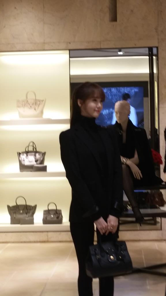 [PIC][07-11-2014]YoonA khởi hành đi Busan để tham dự sự kiện của thương hiệu "Ralph Lauren" vào trưa nay B10exutCYAAuq4p