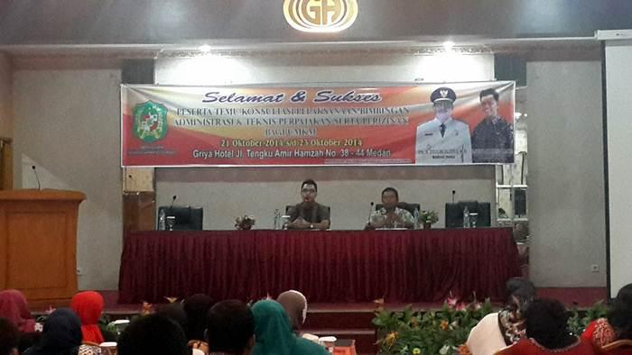 memberikan pelatihan kepada pelaku UKM