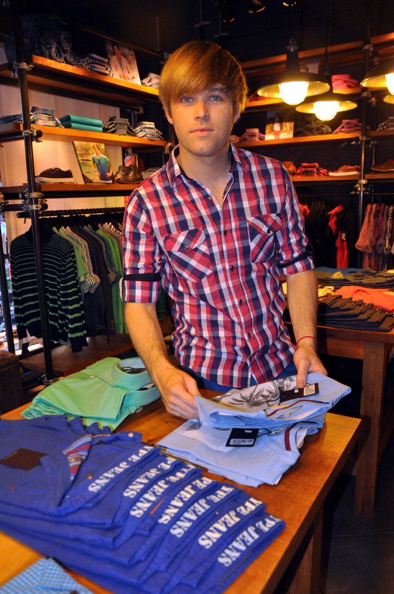 Zlata89's tweet image. nuestro Bombon del ano #Amadeistas