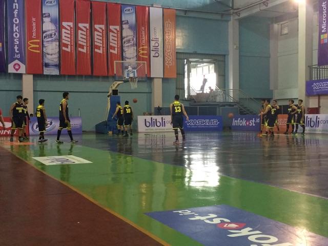 Trisakti sedang melakukan pemansan,, yuk ramaikan GOR UNTAR <a href="/trisakti_/">Trisakti University</a>  <a href="/LIMABasket/">LIMA Basket</a> <a href="/ligamahasiswa/">Liga Mahasiswa</a>