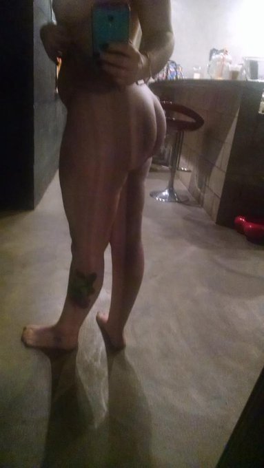 Haven't posted post shower booty in a minute so here ya go #pawg http://t.co/HpQg3eJWn9<a href="/tag/pawg"class="tags"><span>#pawg</span></a>