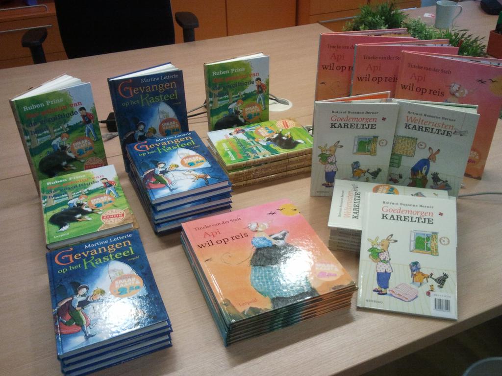 We bedanken <a href="/C1000/">C1000 Supermarkten</a> #ijsselstein voor de kinderboeken voor de <a href="/VoorleesExpress/">VoorleesExpress</a>! Deal <a href="/Beursvloer_IJss/">Beursvloer_IJss</a> ^ad