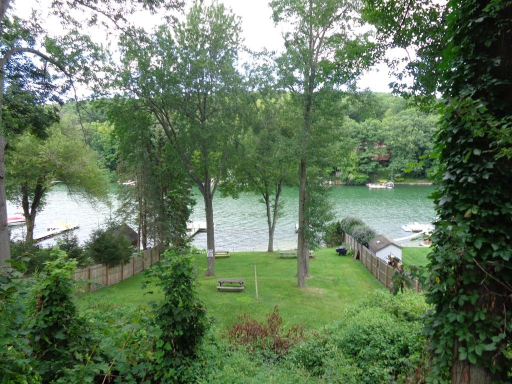 #DanburyCT real estate's best value, 2000+ square foot custom home in desireable lake community only $239,900